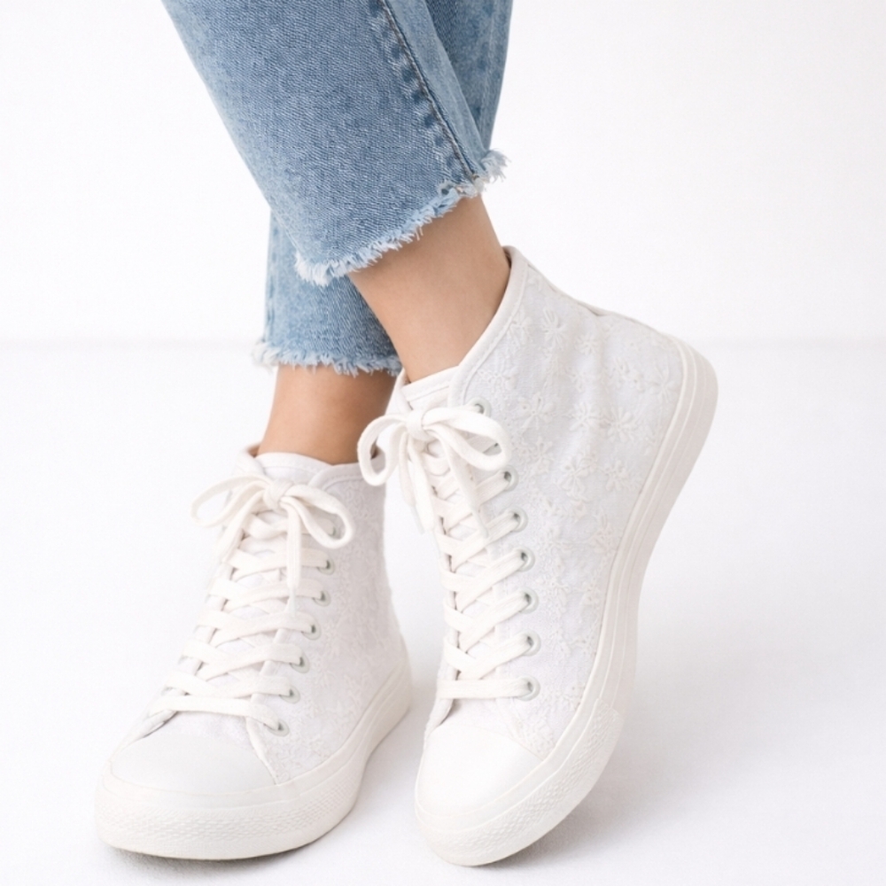 American Eagle | White Fabric Embroidered High Top Sneaker